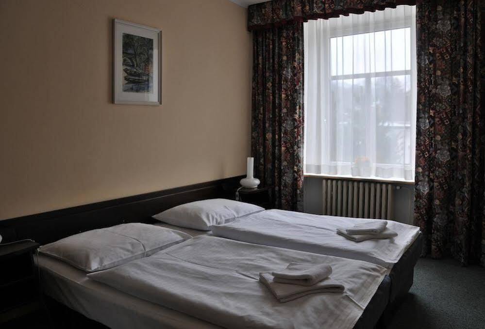 Hotel Labuť Vrchlabí Esterno foto